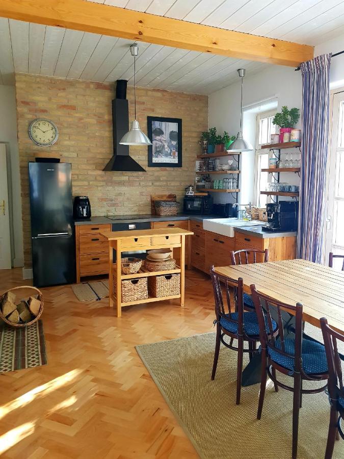 Belvarosi Kerteshaz Holiday home *